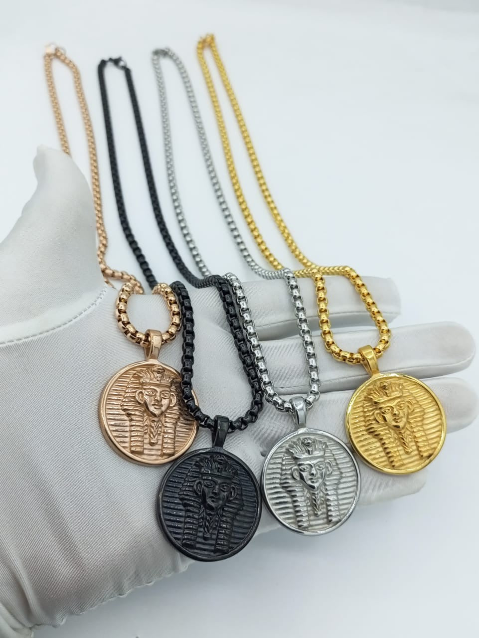 Men’s necklace